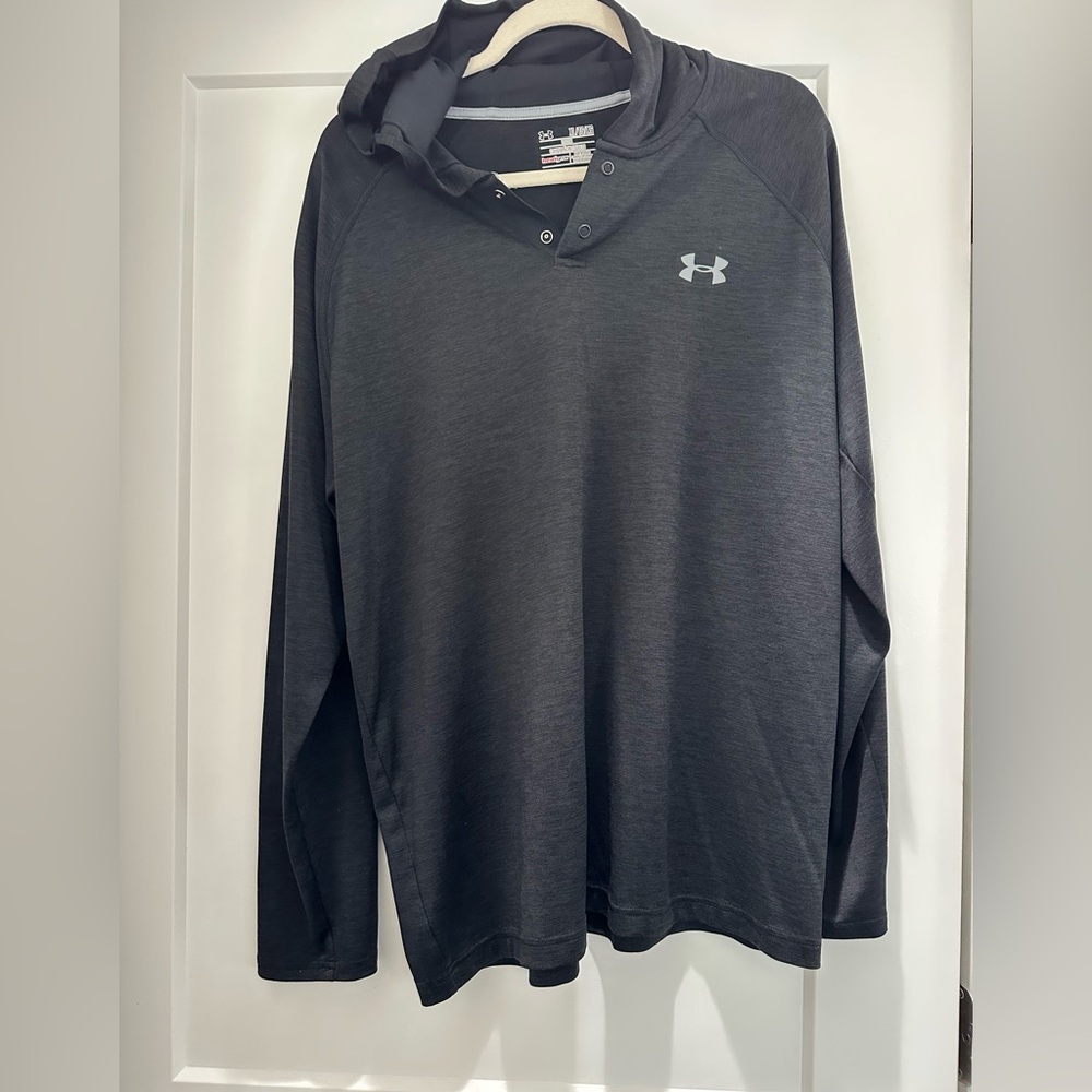 Men’s XL Under Armour Loose Fit Black Heatgear Long-sleeve Hooded Shirt
